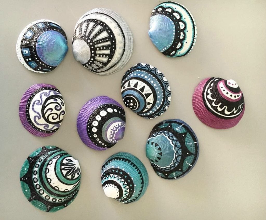 Zentangle painted seashell art ideas